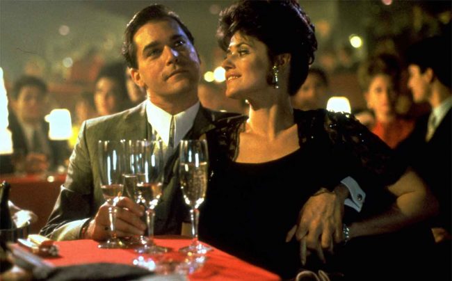 Goodfellas kể về 25 năm đầy thăng trầm trong thế giới gangster của Henry Hill.