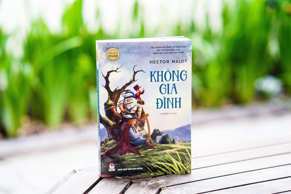 Tiểu thuyết Không Gia Đình