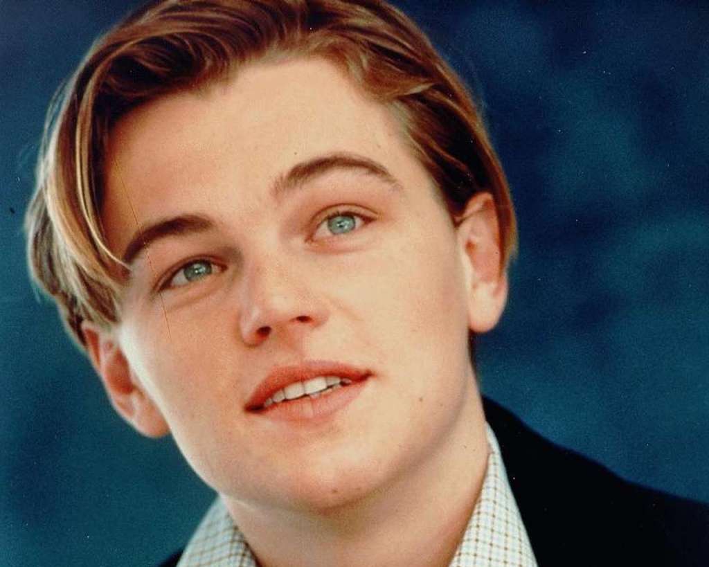 young-leonardo-dicaprio-in-black-coat-photo-u1